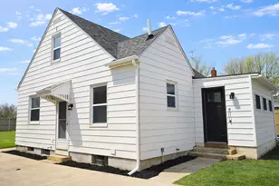 708 W 12th St, Sterling, IL 61081 - Photo 4