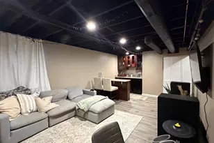 303 Gladys Ave, Joliet, IL 60436 - Photo 32