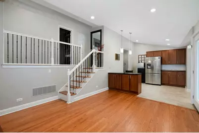 9829 S 51st Avenue, Oak Lawn, IL 60453 - Photo 6