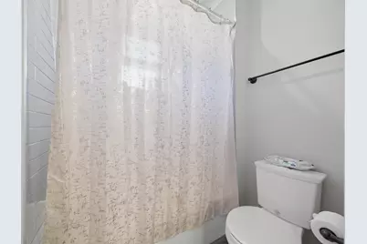 2045 N La Crosse Avenue, Chicago, IL 60639 - Photo 16