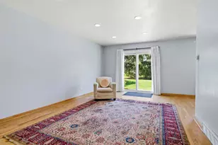 718 Clearwater Ct, Wheeling, IL 60090 - Photo 2