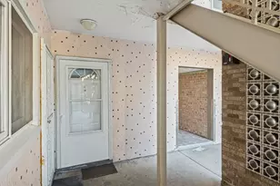 7201 W Wellington Ave, Elmwood Park, IL 60707 - Photo 18