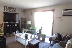 218 Madison St, Joliet, IL 60435 - Photo 4