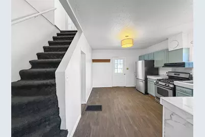 1415 S Walnut Avenue, Freeport, IL 61032 - Photo 8