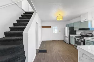 1415 S Walnut Ave, Freeport, IL 61032 - Photo 8