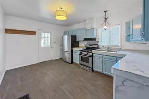 1415 S Walnut Ave, Freeport, IL 61032 - Photo 4