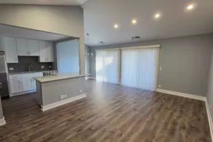 21 Superior Ct, Schaumburg, IL 60193 - Photo 2