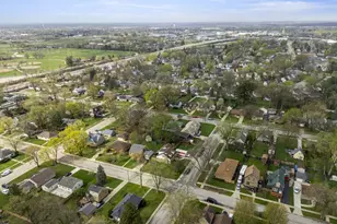 853 Orange St, Elgin, IL 60123 - Photo 28
