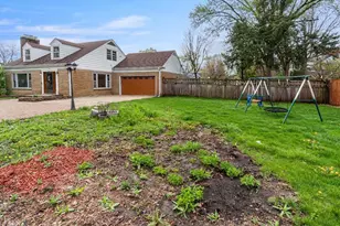 853 Orange St, Elgin, IL 60123 - Photo 20