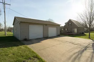 201 S Brush Ave, Ladd, IL 61329 - Photo 16