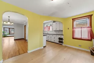 1335 Elmwood Ave, Berwyn, IL 60402 - Photo 6