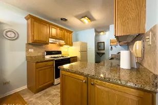 2632 N Windsor Dr, Arlington Heights, IL 60004 - Photo 8