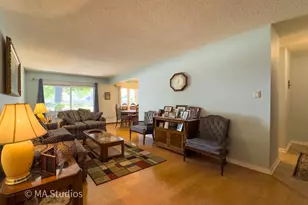 2632 N Windsor Dr, Arlington Heights, IL 60004 - Photo 14