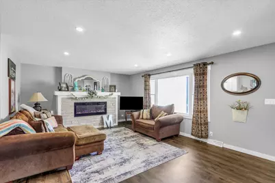 205 E Briarcliff Drive, Saint John, IL 61873 - Photo 8