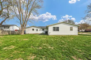 205 E Briarcliff Dr, Saint John, IL 61873 - Photo 38