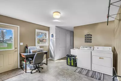 205 E Briarcliff Drive, Saint John, IL 61873 - Photo 34