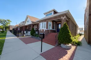 5826 S Sacramento Ave, Chicago, IL 60629 - Photo 2