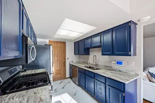 19424 Cypress Dr, Country Club Hills, IL 60478 - Photo 6