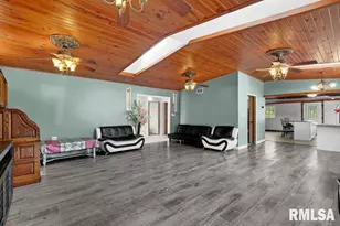 705 13th St W, Milan, IL 61264 - Photo 12