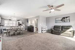 3825 Honeysuckle Ln, Elgin, IL 60124 - Photo 6