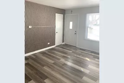 1672 Evergreen Avenue, Hanover Park, IL 60133 - Photo 4