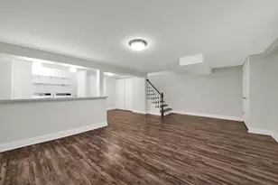 2006 W Farwell Ave, Chicago, IL 60645 - Photo 18