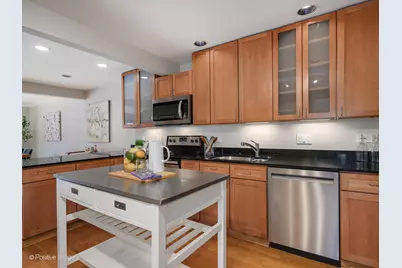 [Address not provided], Chicago, IL 60625 - Photo 8