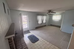 906 40th St Ct, Moline, IL 61265 - Photo 12