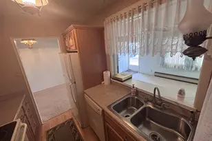 906 40th St Ct, Moline, IL 61265 - Photo 6