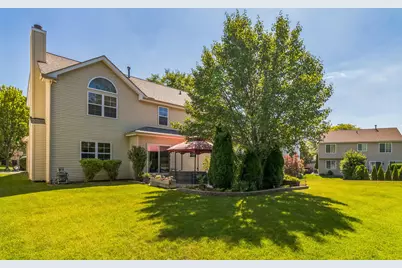 [Address not provided], Lindenhurst, IL 60046 - Photo 2