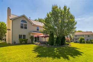 [Address not provided], Lindenhurst, IL 60046 - Photo 2