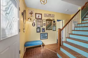 507 S Hi Lusi Ave, Mount Prospect, IL 60056 - Photo 2