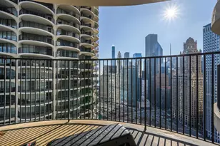 300 N State St, Chicago, IL 60654 - Photo 4