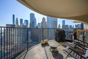 300 N State St, Chicago, IL 60654 - Photo 2