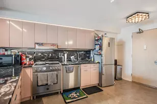 300 N State St, Chicago, IL 60654 - Photo 8