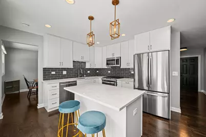 1919 N Pinetree Drive, Arlington Heights, IL 60004 - Photo 2