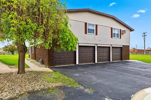 460 W John Casey Rd, Bourbonnais, IL 60914 - Photo 1