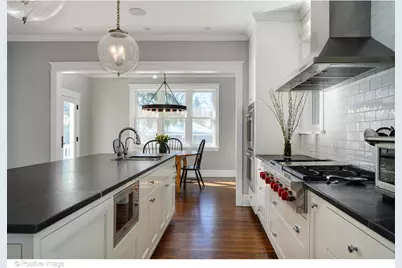 809 Elmwood Avenue, Wilmette, IL 60091 - Photo 10