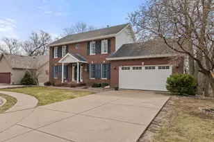 722 24th Ave Ct, Moline, IL 61265 - Photo 2