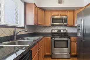 129 W Brandon Ct, Palatine, IL 60067 - Photo 6