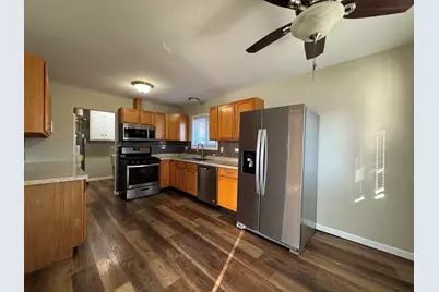 7838 W 73rd Place, Bridgeview, IL 60455 - Photo 4