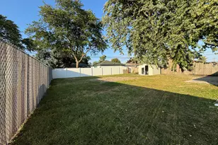 7838 W 73rd Pl, Bridgeview, IL 60455 - Photo 20