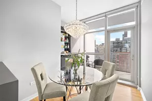 303 W Ohio St, Chicago, IL 60654 - Photo 6