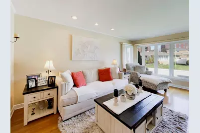 8547 W Saint Joseph Avenue, Chicago, IL 60656 - Photo 4