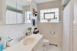 8547 W St Joseph Ave, Chicago, IL 60656 - Photo 12