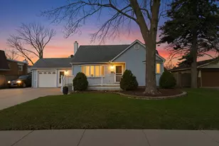 8210 Linder Ave, Burbank, IL 60459 - Photo 2