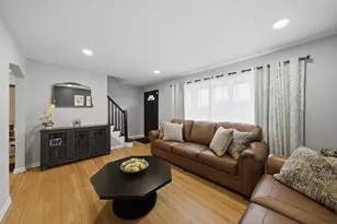 8210 Linder Ave, Burbank, IL 60459 - Photo 6