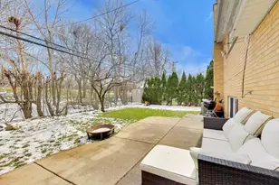 9401 Lavergne Ave, Skokie, IL 60077 - Photo 18