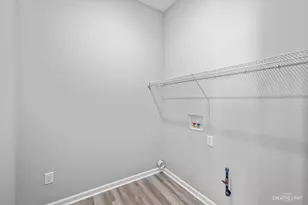 523 S Preston St, Cortland, IL 60112 - Photo 4