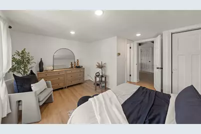 9525 Parkside Avenue, Oak Lawn, IL 60453 - Photo 12